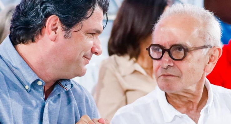 VICE LÉO BEZERRA FAZ POSE CAPRICHADA E POSTA FOTO EMBLEMÁTICA AO LADO DO PREFEITO CÍCERO LUCENA